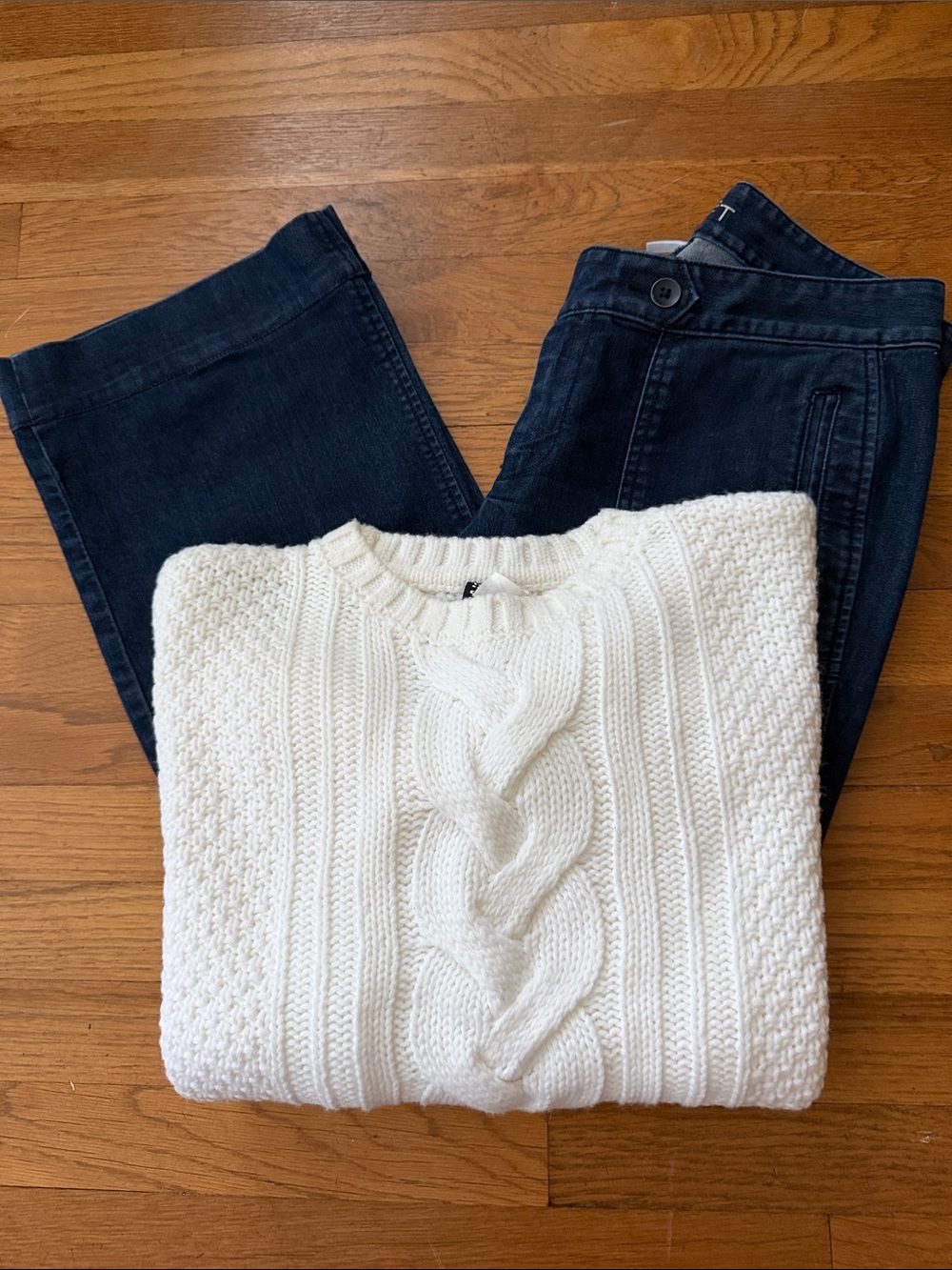 H&M Divided brand ivory cable knit sweater. Size S.